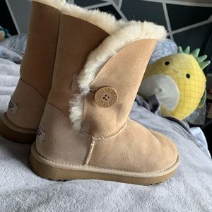 Bailey Button UGGS